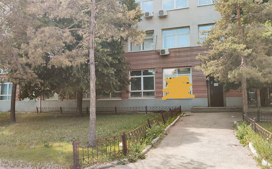 Помещение с отдельным входом на 1 линии, 90 м² фото