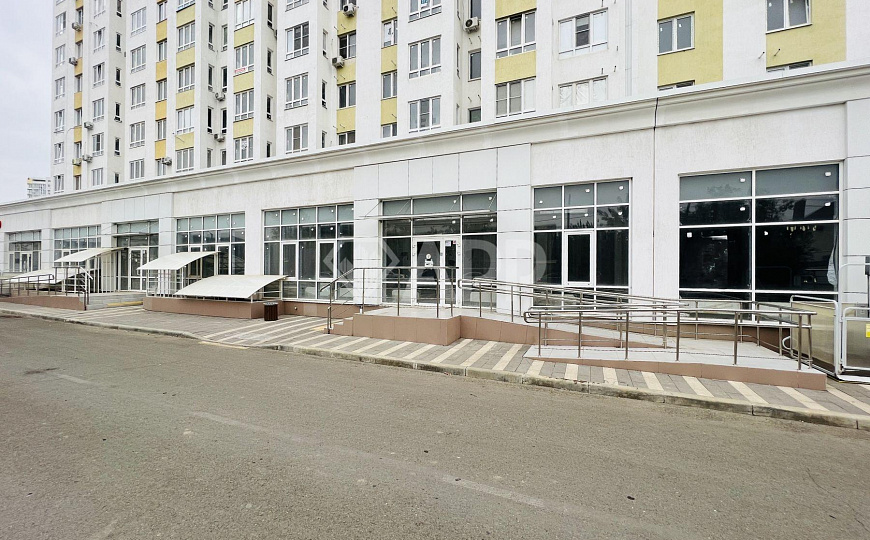 Сдаю торговое помещение, 140 м² фото