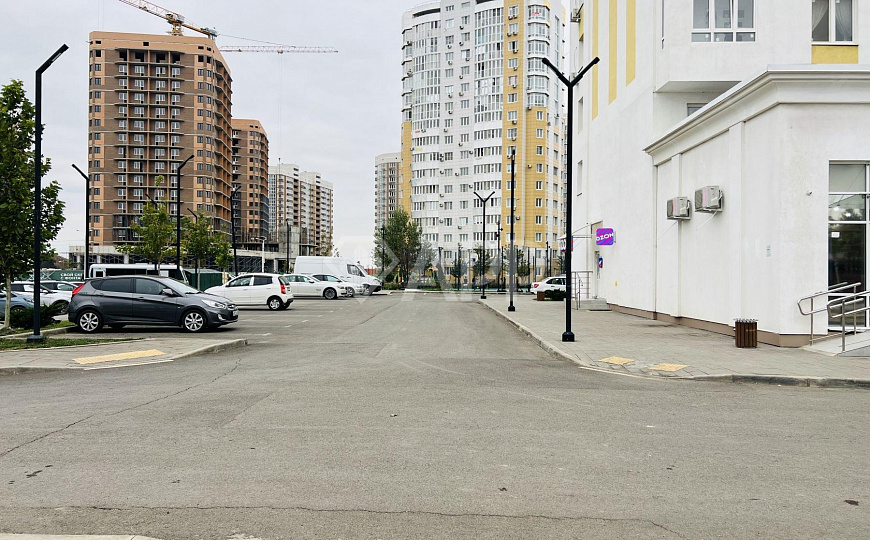 Сдаю торговое помещение, 140 м² фото