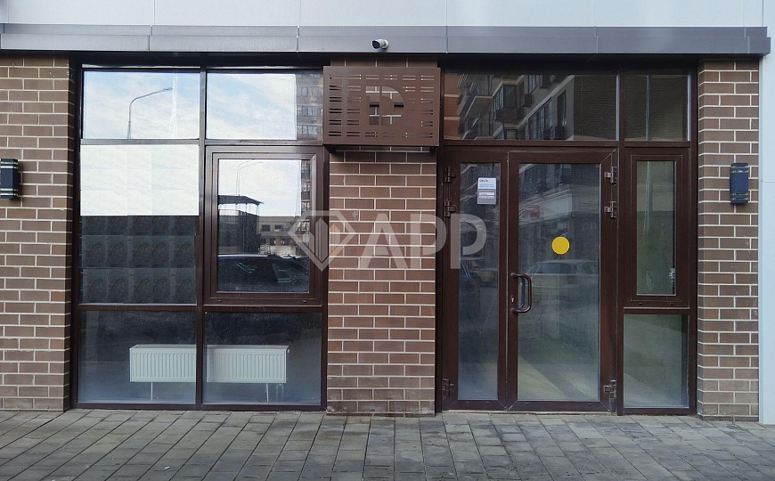 Сдаю торговое помещение, 89,9 м² фото