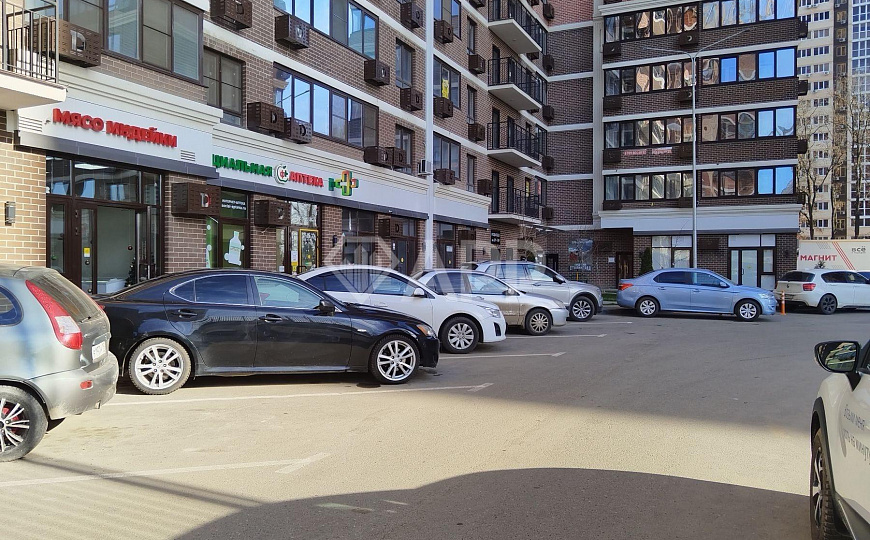 Сдаю торговое помещение, 89,9 м² фото