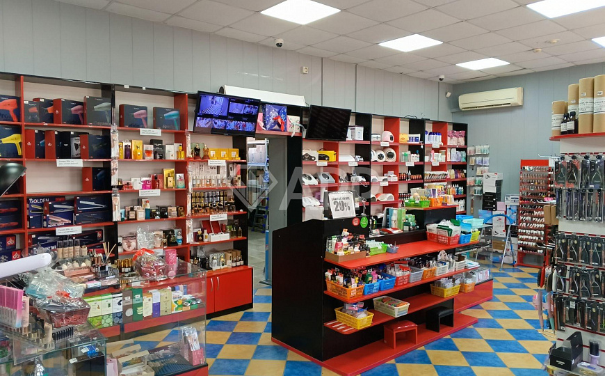 Сдаю торговое помещение, 115 м² фото