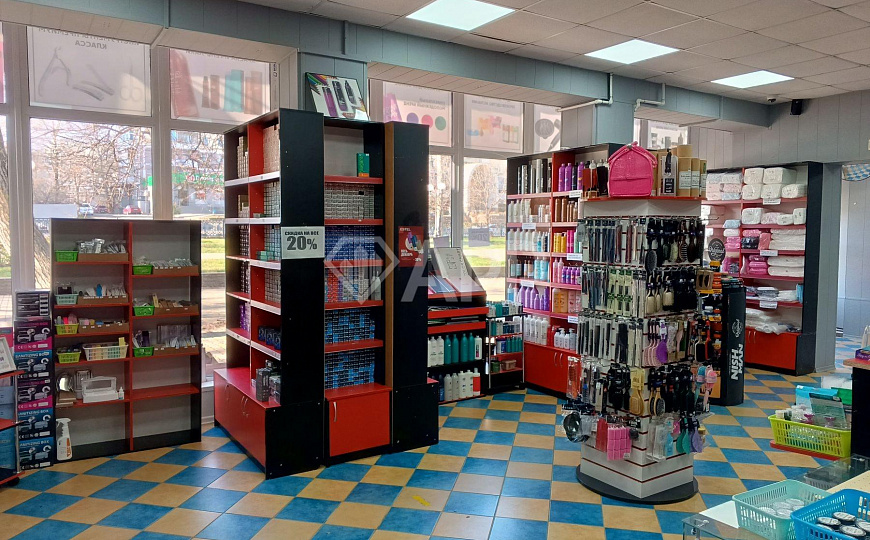 Сдаю торговое помещение, 115 м² фото