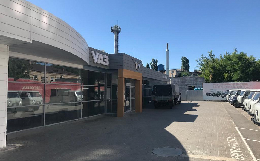 Здание под автосалон, автосервис 4 000 м² фото