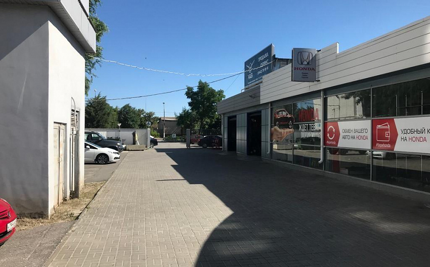 Здание под автосалон, автосервис 4 000 м² фото