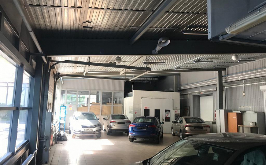 Здание под автосалон, автосервис 4 000 м² фото