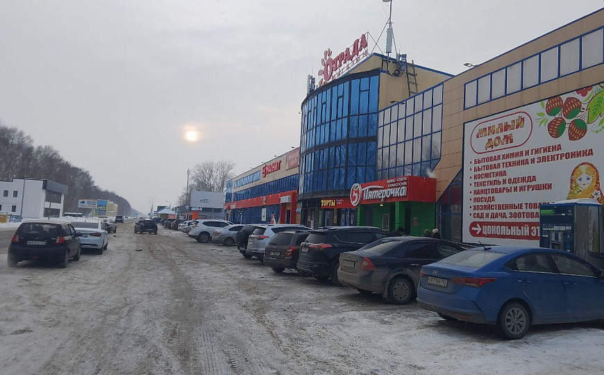 Сдаётся помещение свободного назначения на цокольном этаже торгового центра фото