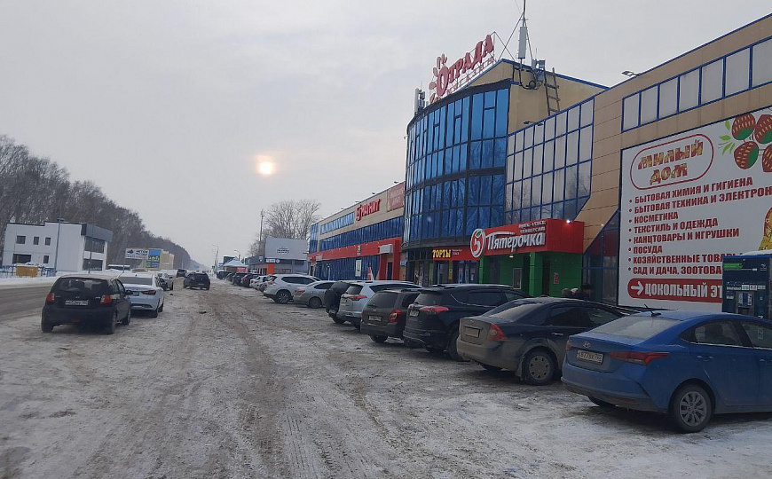 Сдаётся помещение свободного назначения на цокольном этаже торгового центра фото