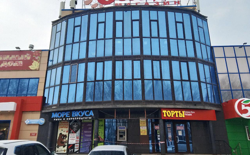 Сдаётся помещение свободного назначения на цокольном этаже торгового центра фото