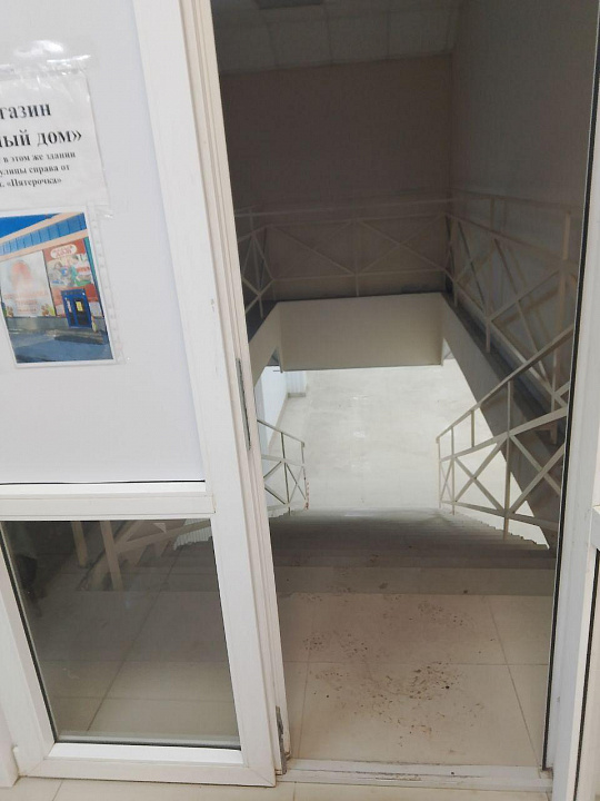 Сдаётся помещение свободного назначения на цокольном этаже торгового центра фото