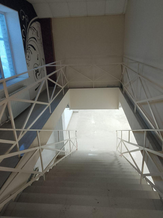 Сдаётся помещение свободного назначения на цокольном этаже торгового центра фото