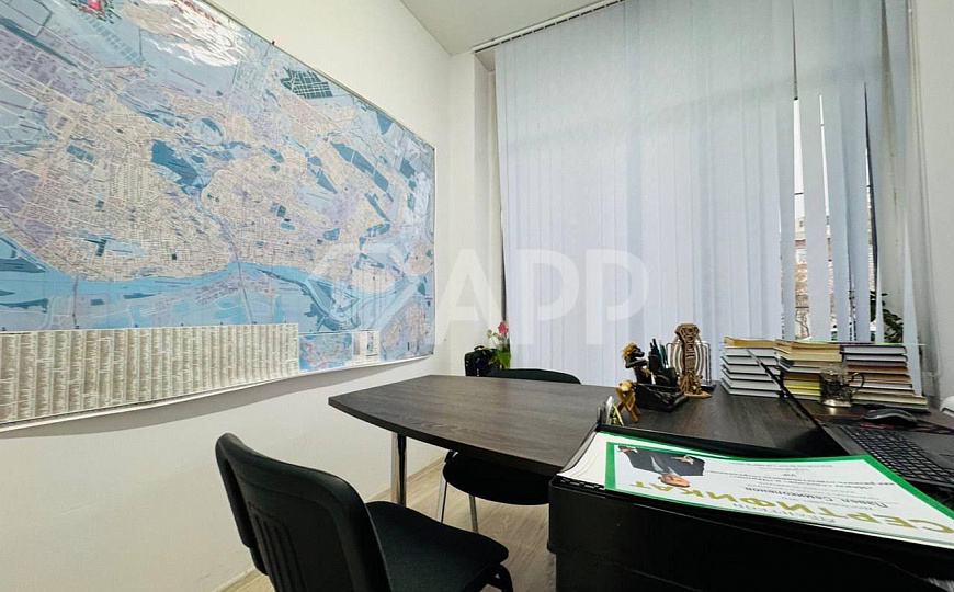 Кабинеты/Опен спейс/Отд.вход/ 1й этаж/2 санузла/153.1м2/Центр фото