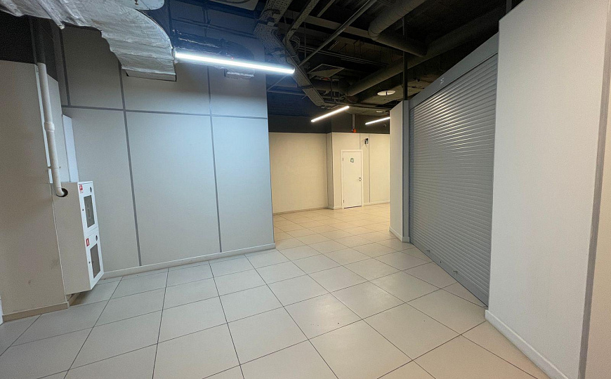 Сдам торговый центр, от 800 до 2000 м² фото