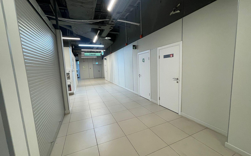 Сдам торговый центр, от 800 до 2000 м² фото