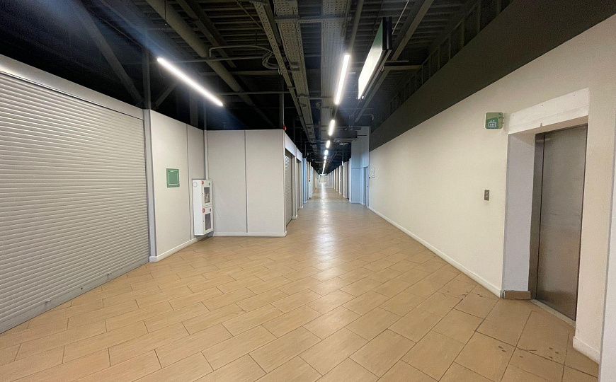 Сдам торговый центр, от 800 до 2000 м² фото