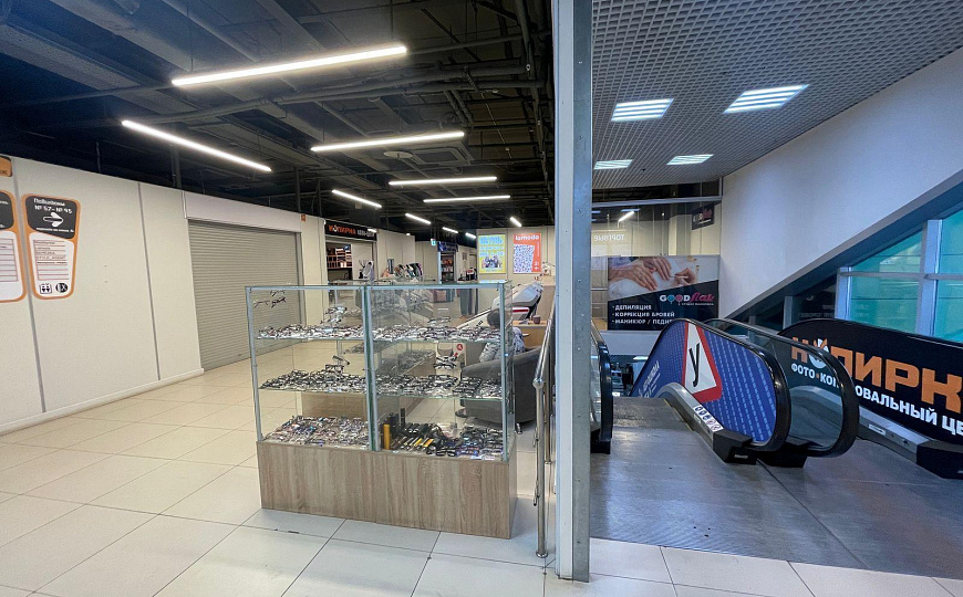 Сдам торговый центр, от 800 до 2000 м² фото