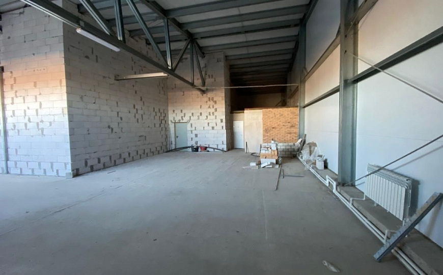 Сдам торговое помещение, 360 м² фото