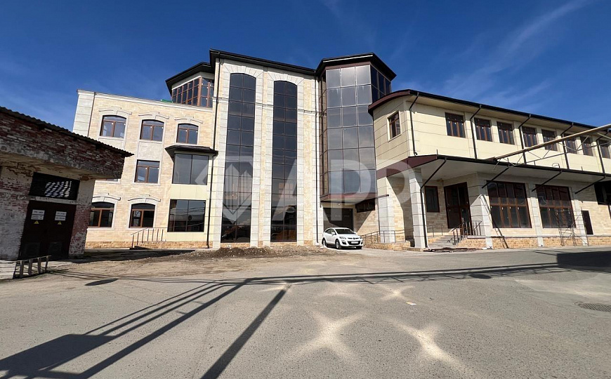 Сдам помещение свободного назначения, 1 200 м². От 400 до 10000 м² фото