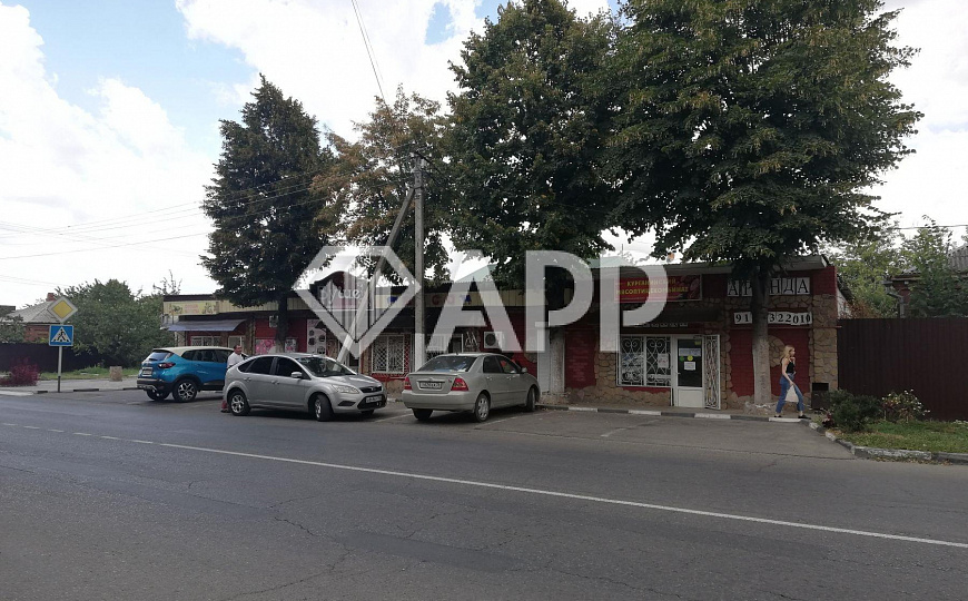 Продам торговое помещение, 300 м² фото
