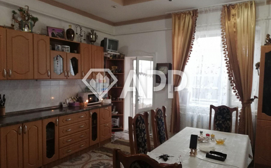 Продам торговое помещение, 300 м² фото