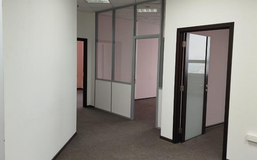 офис в бизнес-центре класса А+, 132 м² фото