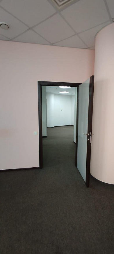 офис в бизнес-центре класса А+, 132 м² фото