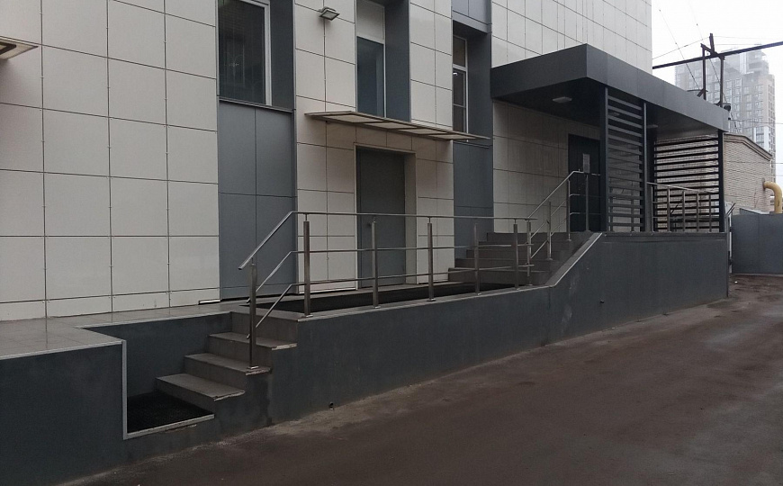 Сдам офисное помещение в бизнес-центре, 301 м² фото