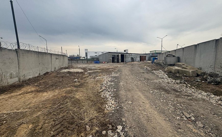 Сдам автосервис 10 боксов (склад, производство) и землю 30 соток фото