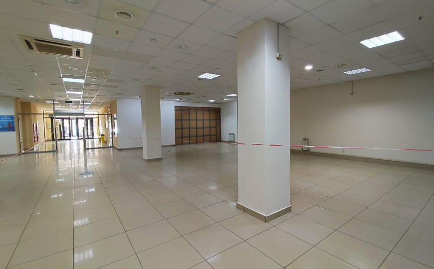 Первый этаж в ТЦ. фото