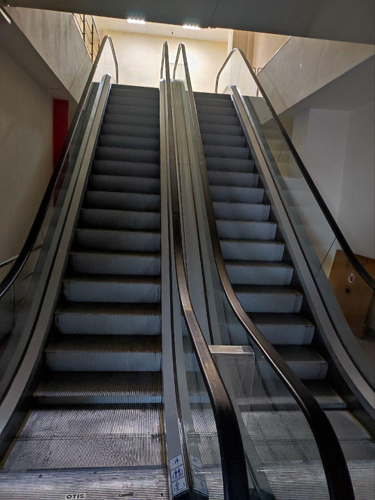 Первый этаж в ТЦ. фото