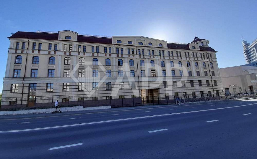 Здание  6439 м² в центре  фото