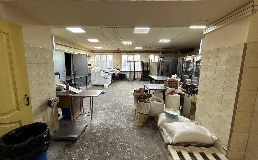 Продам отдельно стоящее здание, 563 м² с ЗУ и действующим производством !!! фото