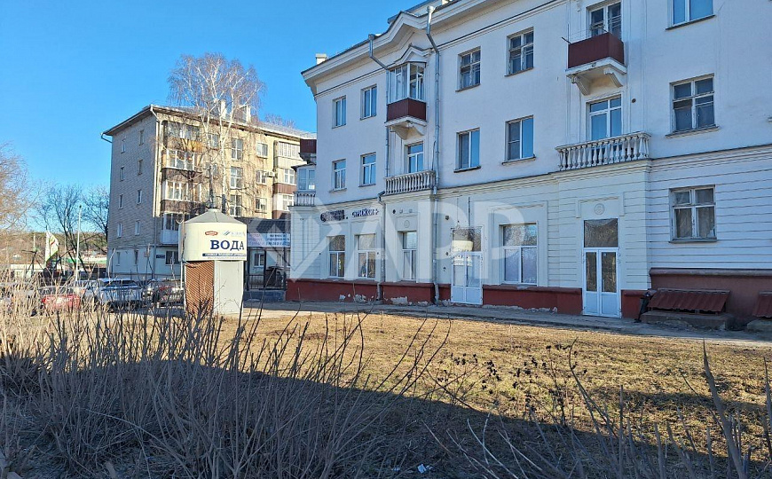 Сдам помещение на первой линии (цоколь с окнами), 20,5м² фото