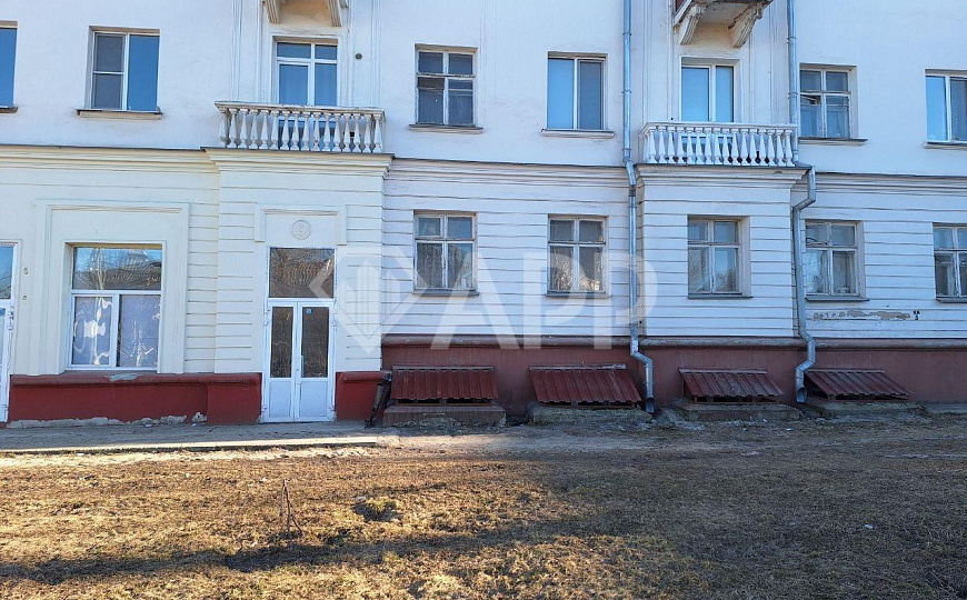 Сдам помещение на первой линии (цоколь с окнами), 20,5м² фото