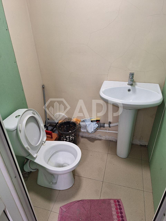 Сдам помещение на первой линии (цоколь с окнами), 20,5м² фото