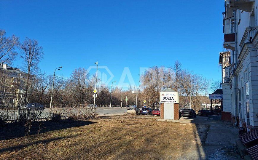 Сдам помещение на первой линии (цоколь с окнами), 20,5м² фото