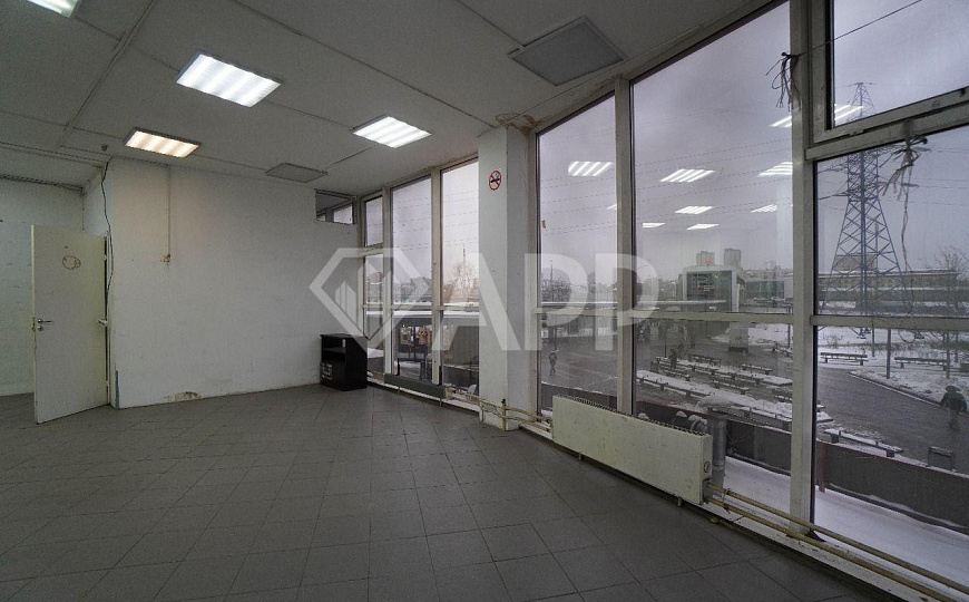Сдам торговое помещение, 150 м² фото