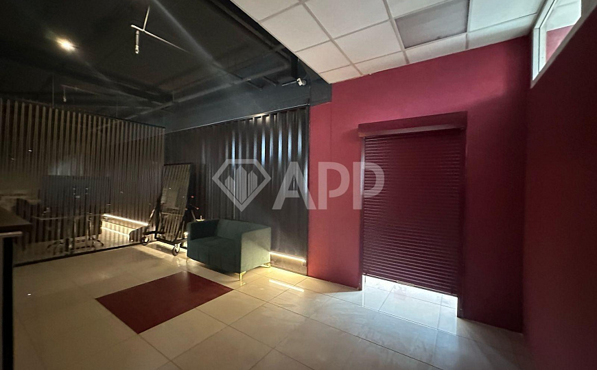 Сдам помещение свободного назначения, 303 м² фото