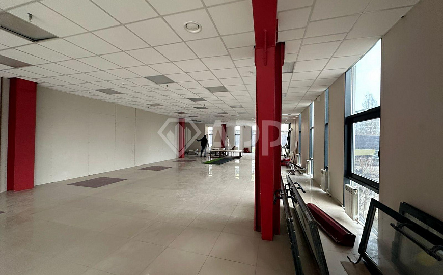 Сдам помещение свободного назначения, 303 м² фото