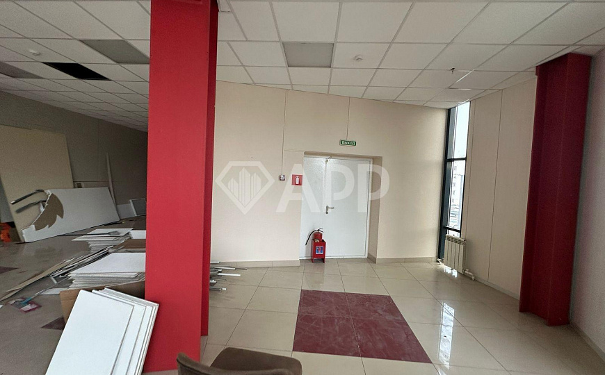 Сдам помещение свободного назначения, 303 м² фото