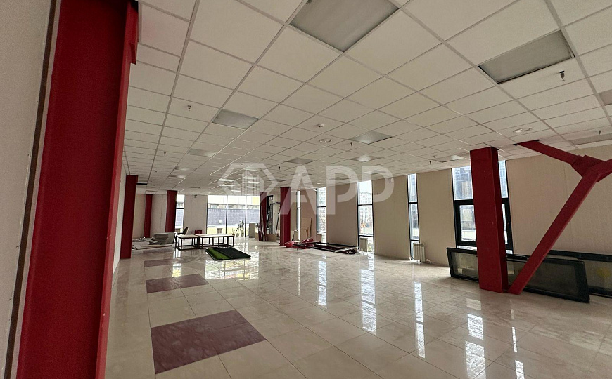 Сдам помещение свободного назначения, 303 м² фото