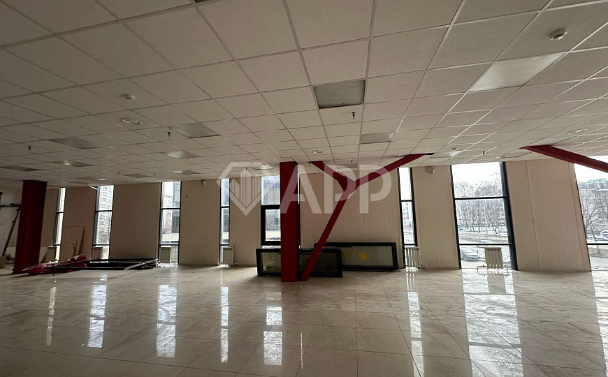 Сдам помещение свободного назначения, 303 м² фото