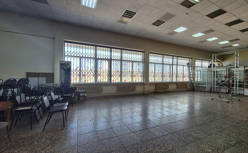 Сдам помещение 204 кв.м. на 1 этаже с отдельным входом фото