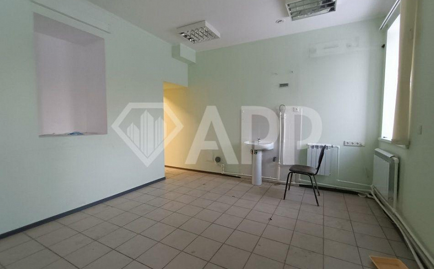 Помещение 551 м² с постоянными арендаторами фото