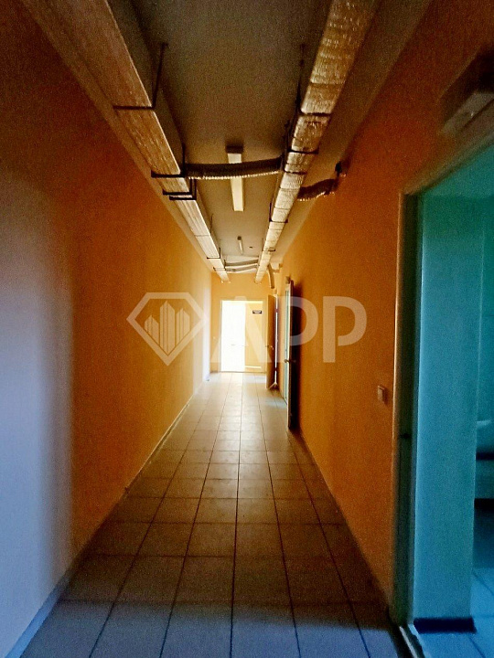 Помещение 551 м² с постоянными арендаторами фото