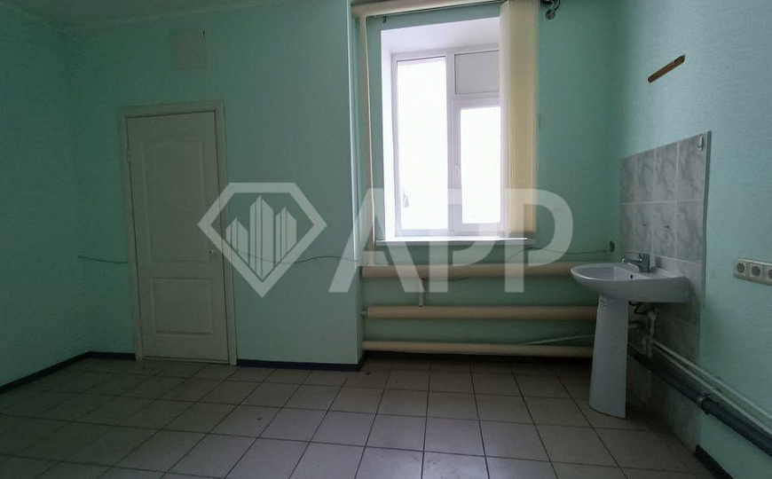 Помещение 551 м² с постоянными арендаторами фото