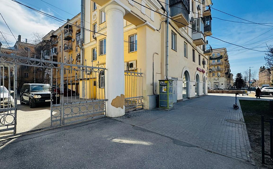 Помещение в центре города, высокий трафик, 210 м² фото