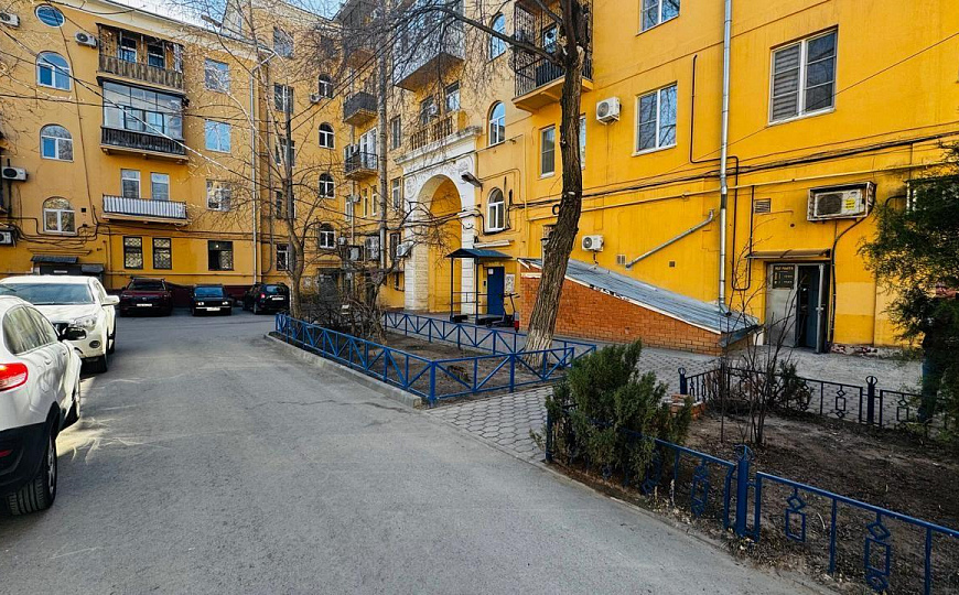 Помещение в центре города, высокий трафик, 210 м² фото