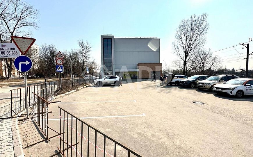 Предлагаются лоты под размещение торговых точек в аренду от 20 кв.м. фото