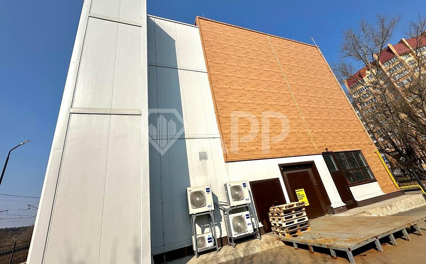 Предлагаются лоты под размещение торговых точек в аренду от 20 кв.м. фото